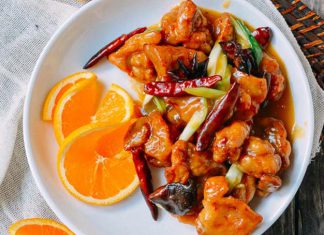 Salad ức gà sốt cam