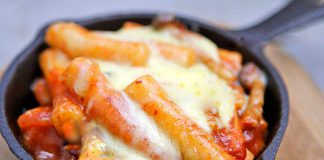 Cách làm bánh gạo cay nhân phô mai kiểu Hàn