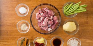 Cách làm món sườn kho khoai tây ngon đúng điệu