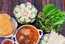 Lẩu vịt sa tế