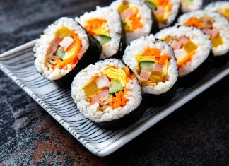 Cách làm Kimbap cực ngon mà lại cực đơn giản bạn có thể thử ngay tại nhà với nồi cơm điện cao tần giảm đường Dreamer DKA-IRC118